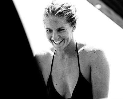 Awesome Morgan Maassen Flick of Steph Gilmore in France.
