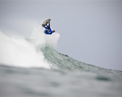 Slaters Huge Air at the Hurley Trestles Pro